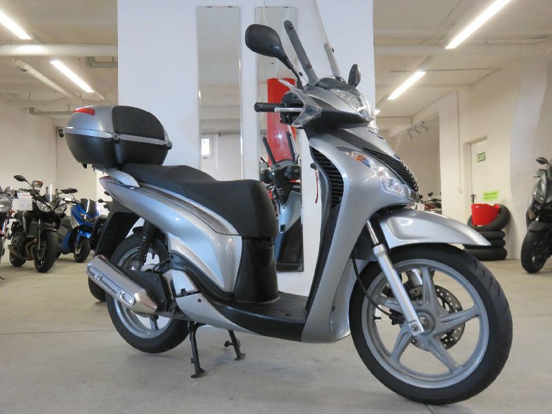 Motorrad Occasion  kaufen HONDA  SH  125  Fries 2 Rad Sch tz 