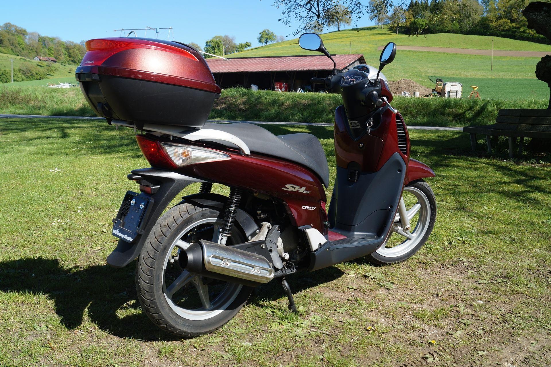 Motorrad Occasion  kaufen HONDA  SH  125  i Motoshop Ziegler 