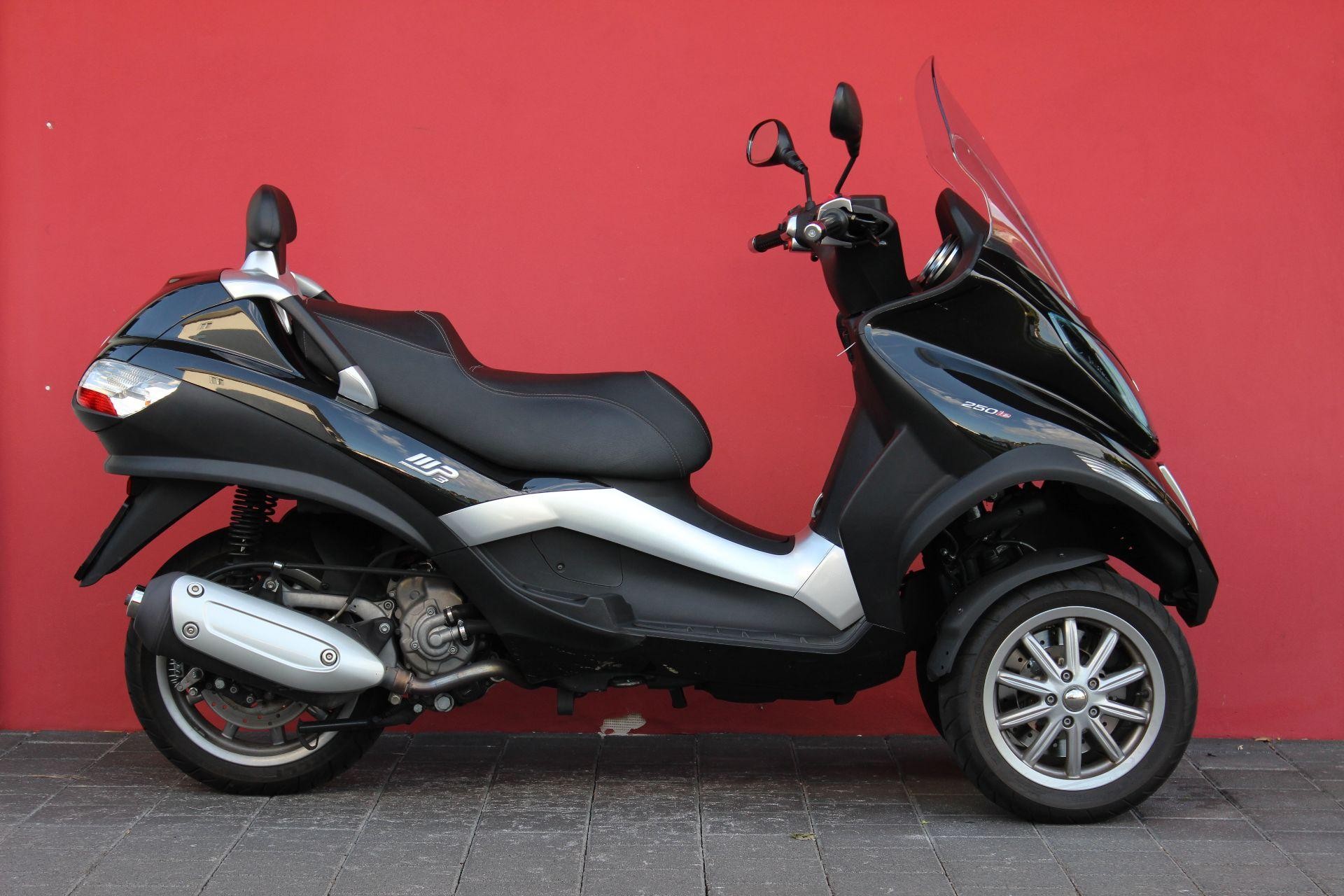 Moto Occasioni acquistare PIAGGIO MP3 250 i.e. (3-Rad ...