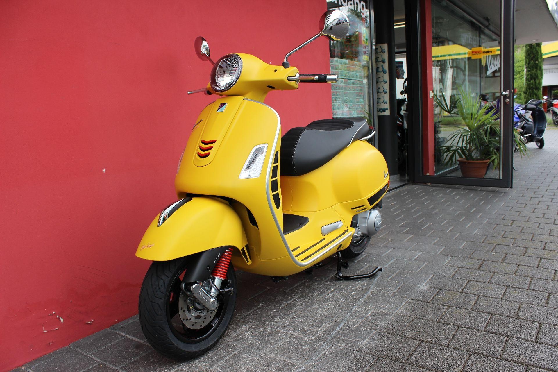 Buy motorbike New vehicle/bike PIAGGIO Vespa GTS 300 Super ...